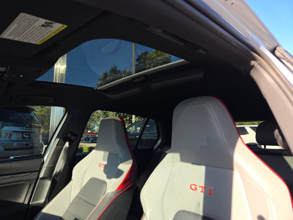 2024 Volkswagen Golf GTI 2.0T SE