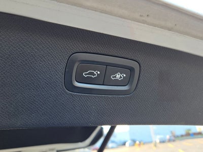 2017 Volvo XC90 T6 Momentum