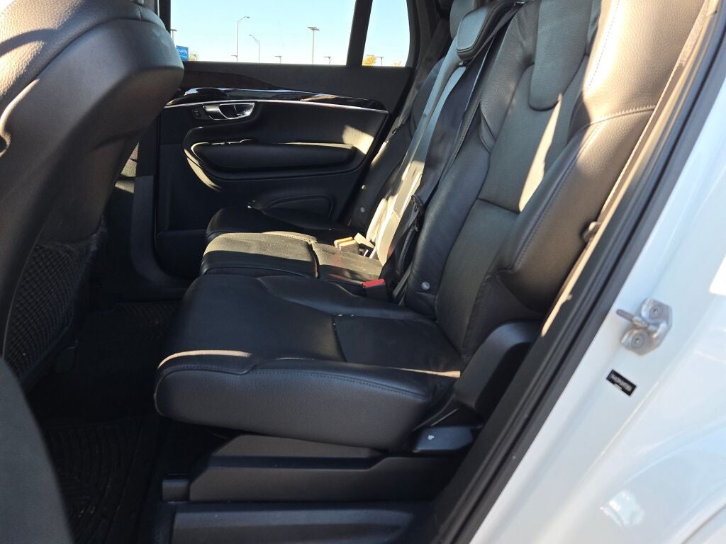 2017 Volvo XC90 T6 Momentum