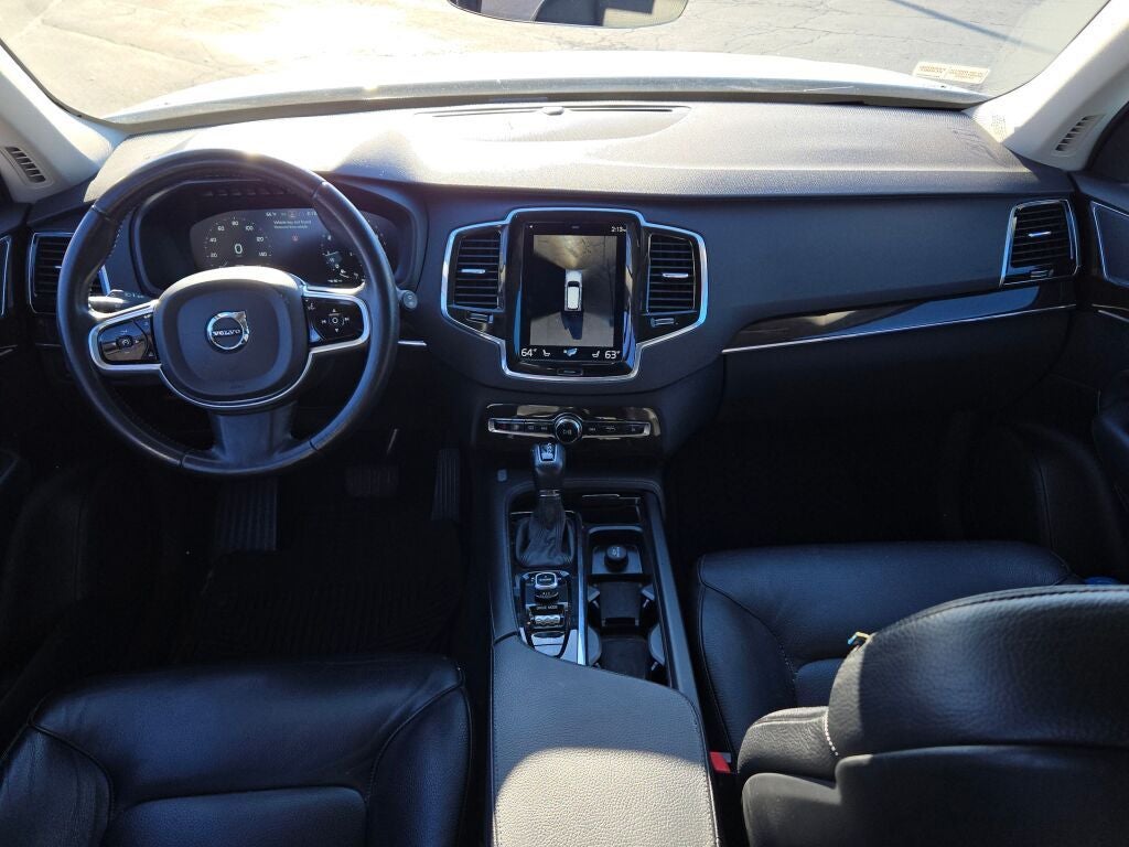 2017 Volvo XC90 T6 Momentum