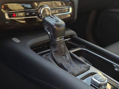 2017 Volvo XC90 T6 Momentum