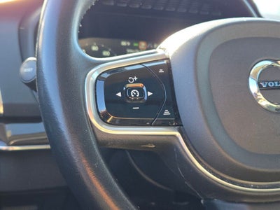 2017 Volvo XC90 T6 Momentum